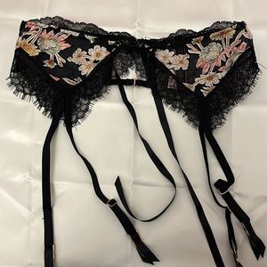 Victoria secret dream angels floral black garter XS